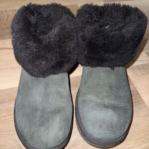 Women's Black Ugg Sheerling Boots